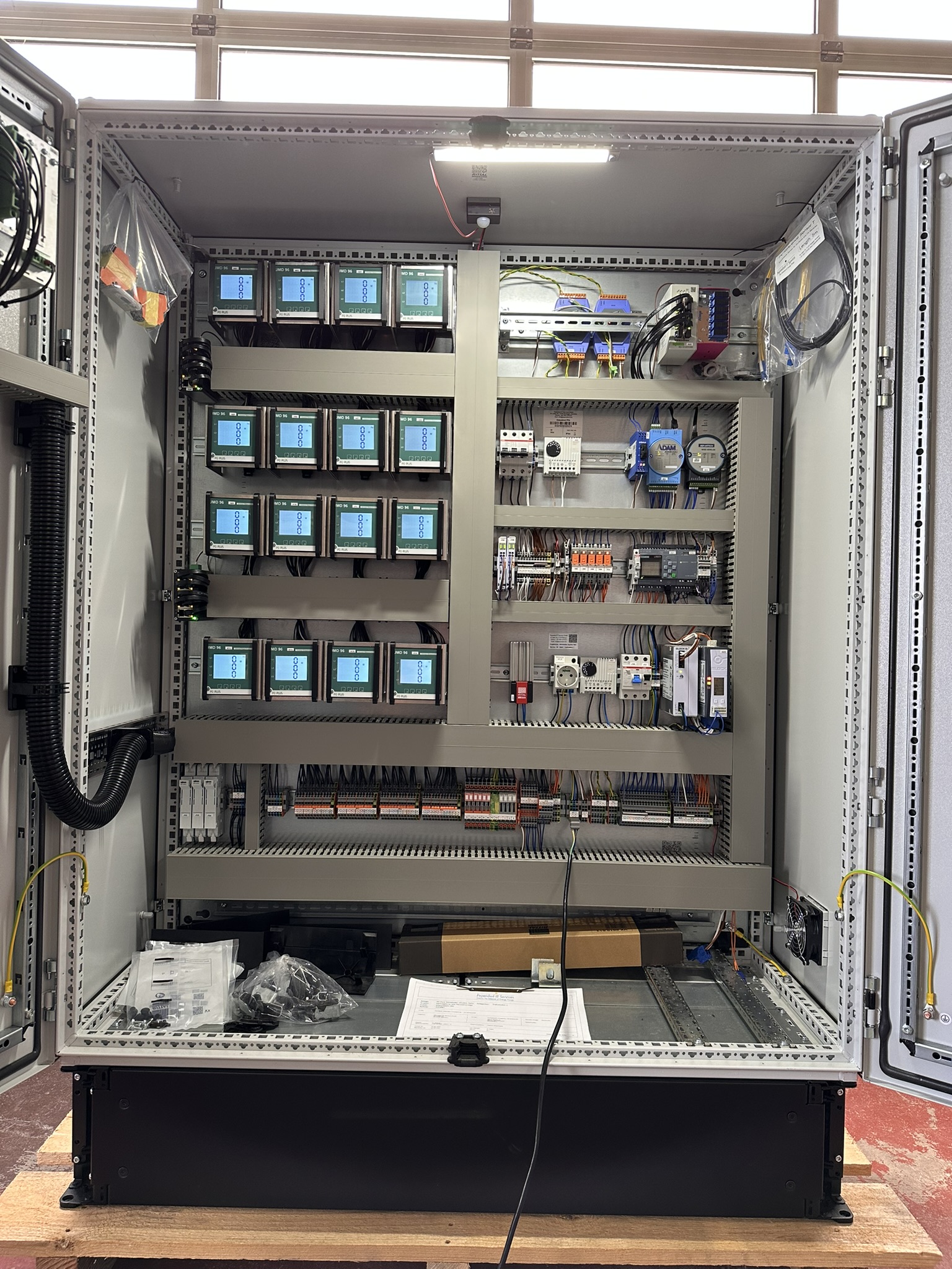 Leittechnik Schaltschrank – Fernwirktechnik und Netzkommunikation für erneuerbare Energien